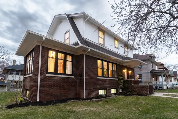 $349,900 | 489 Division Street, Elgin, IL 60120