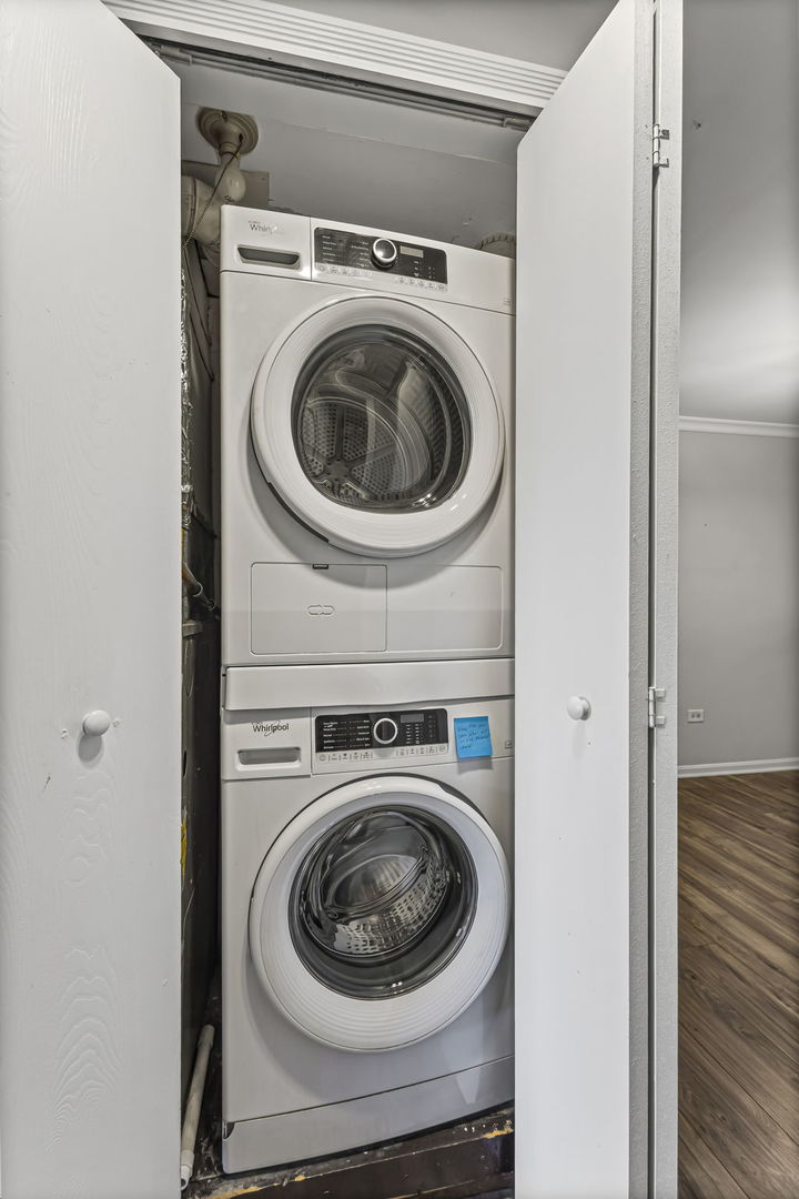 14457 Lamon Avenue, Unit 3N Midlothian, IL 60445 - Photo 15 of 21 a utility room with dryer and washer