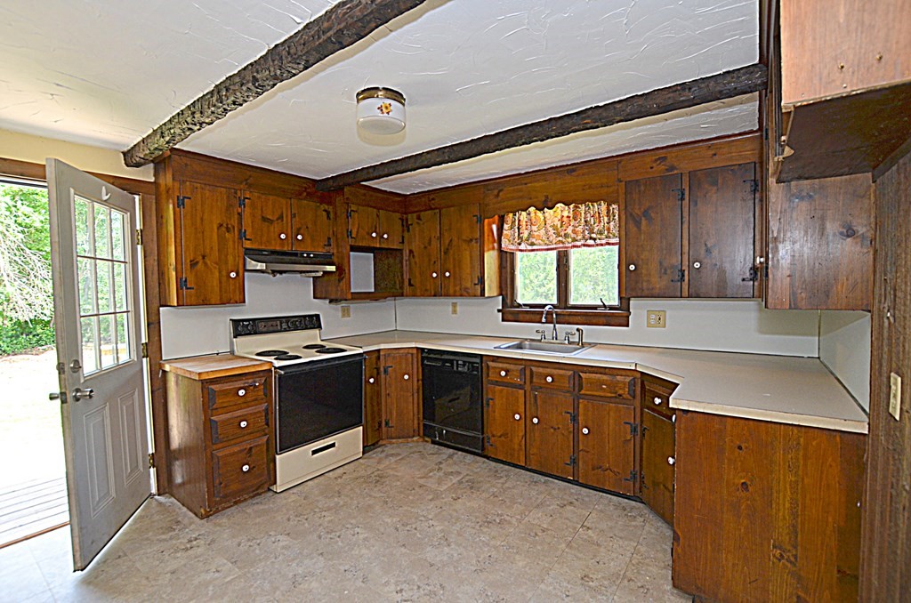 25 Bell Road Middlefield, MA 01011 - Photo 9 of 24