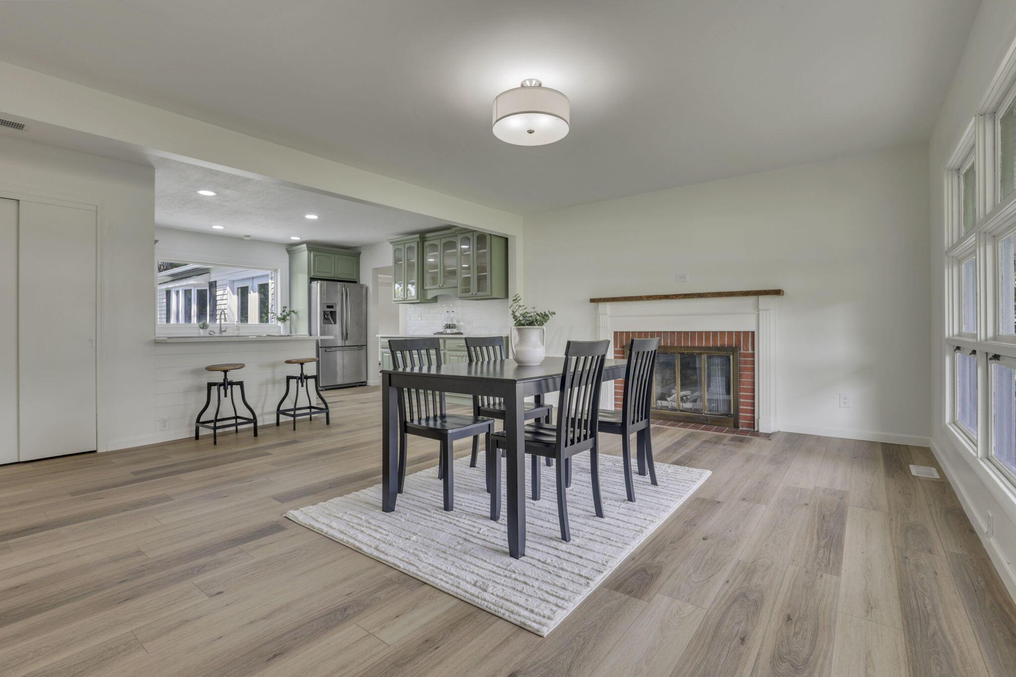 1080 Coonpath Road Northwest Lancaster, OH 43130 - Photo 3 of 55 Dining Room