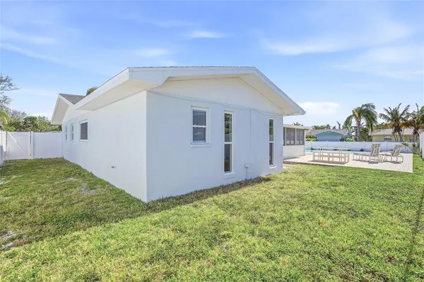 $579,900 | 5708 Bayshore Drive, Seminole, FL 33772