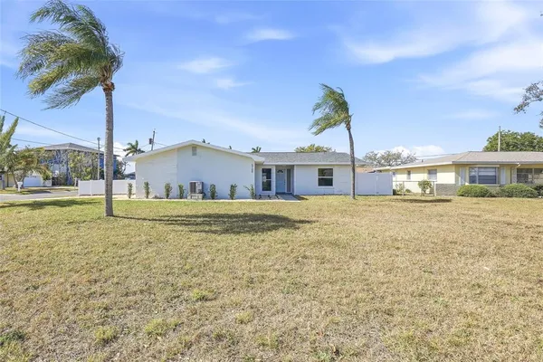 $579,900 | 5708 Bayshore Drive, Seminole, FL 33772