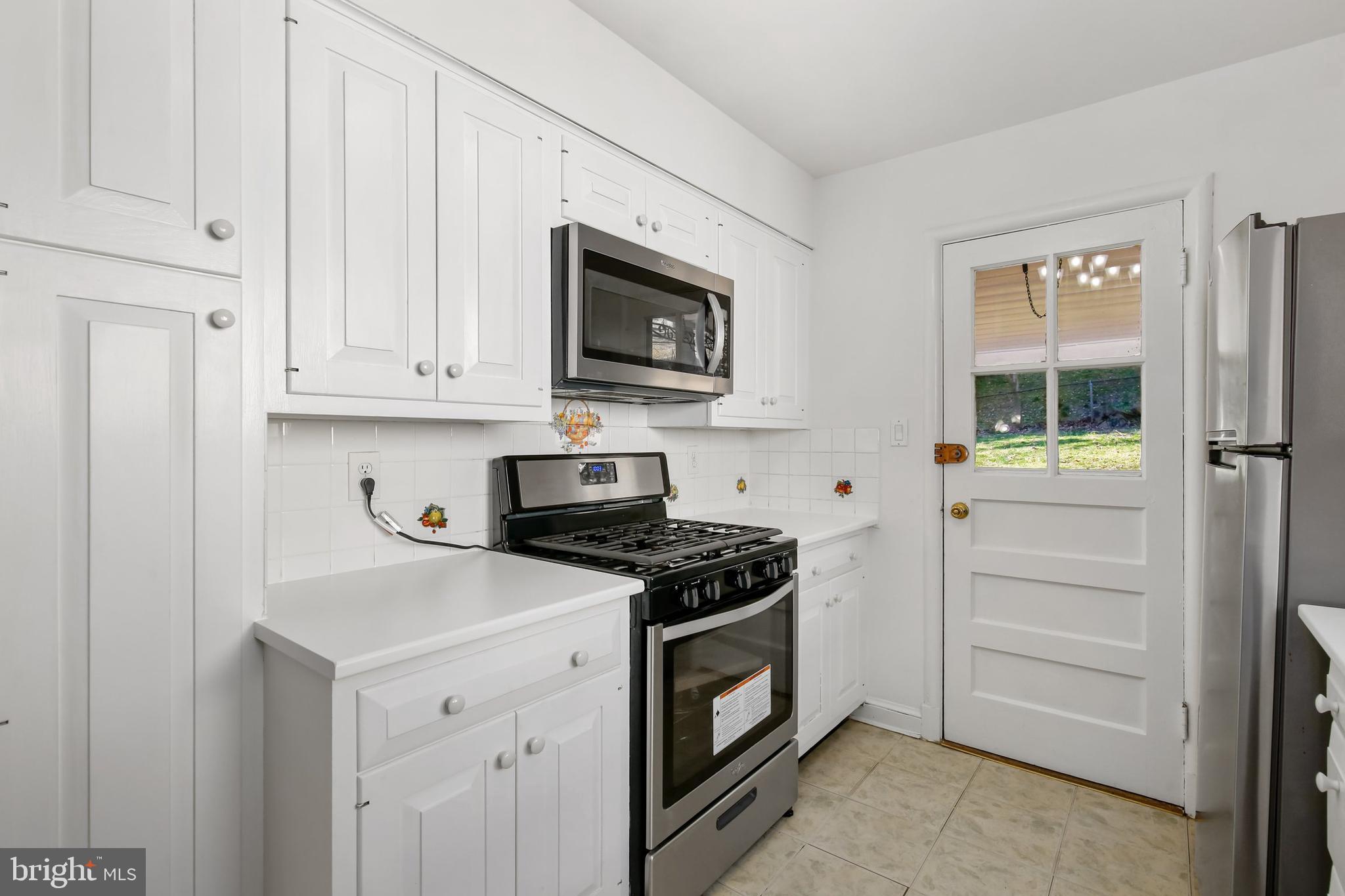 5612 Massachusetts Avenue Bethesda, MD 20816 - Photo 15 of 44