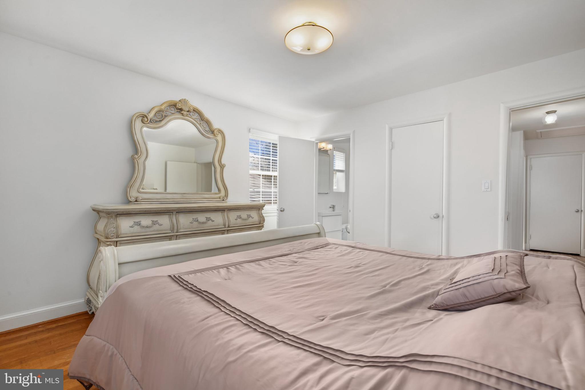 5612 Massachusetts Avenue Bethesda, MD 20816 - Photo 22 of 44