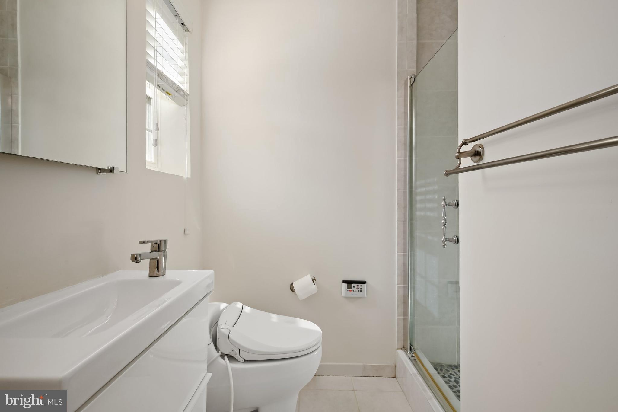 5612 Massachusetts Avenue Bethesda, MD 20816 - Photo 23 of 44