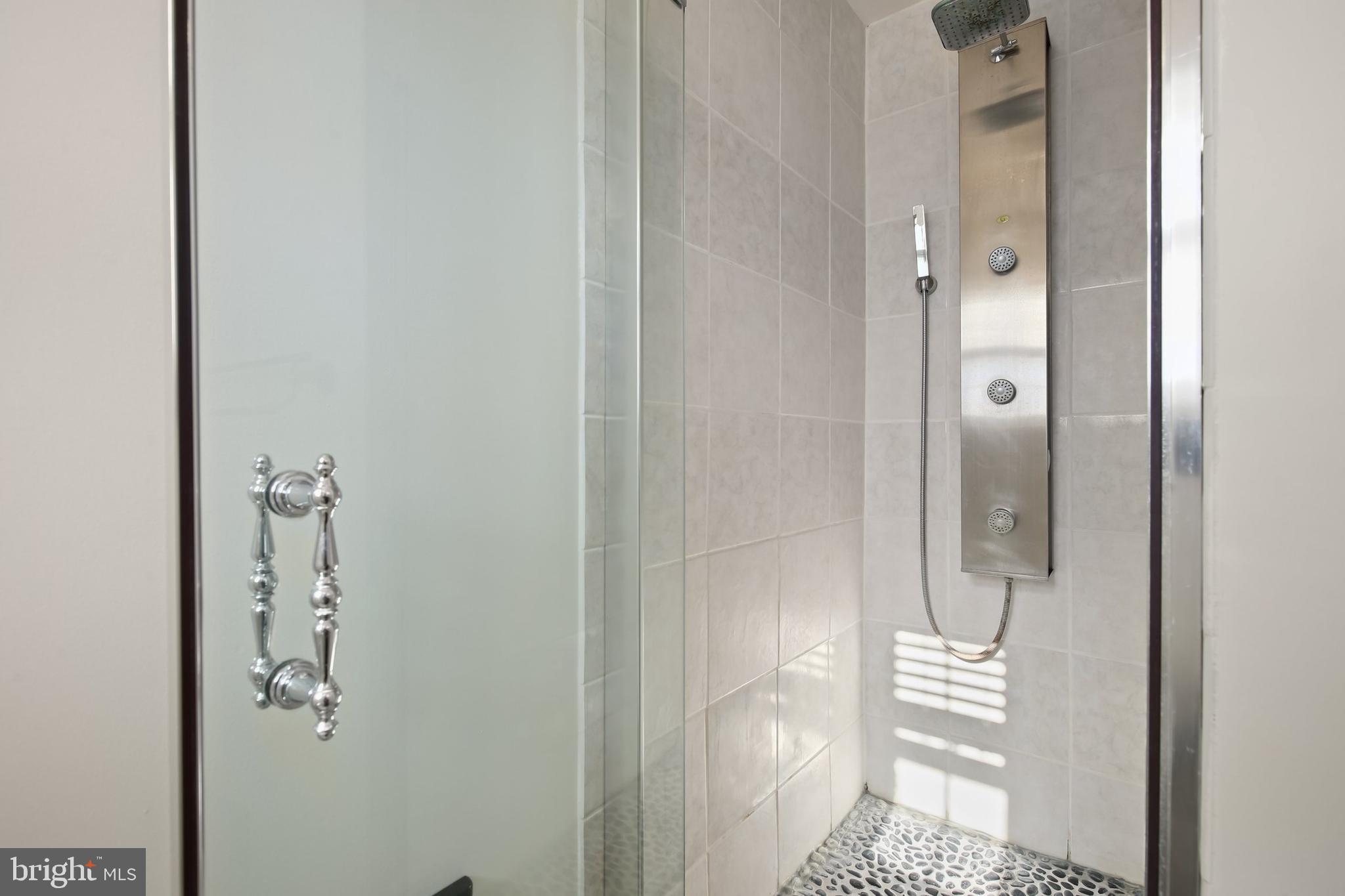 5612 Massachusetts Avenue Bethesda, MD 20816 - Photo 24 of 44