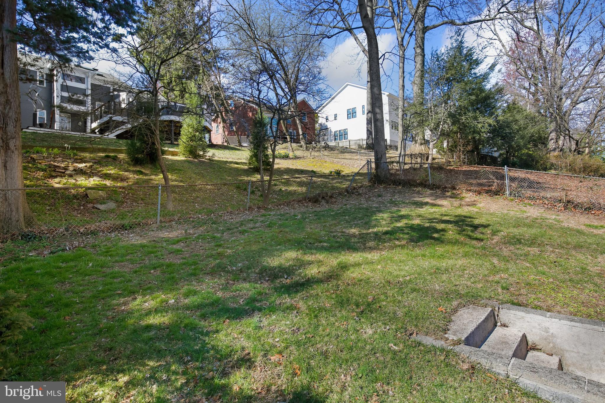 5612 Massachusetts Avenue Bethesda, MD 20816 - Photo 42 of 44