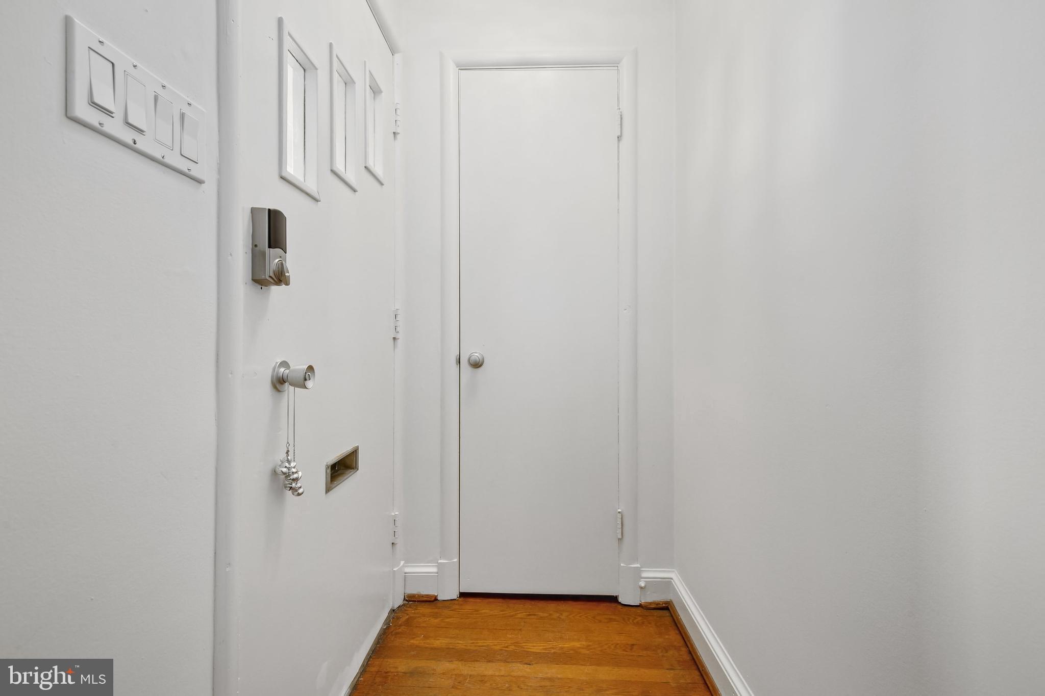 5612 Massachusetts Avenue Bethesda, MD 20816 - Photo 5 of 44