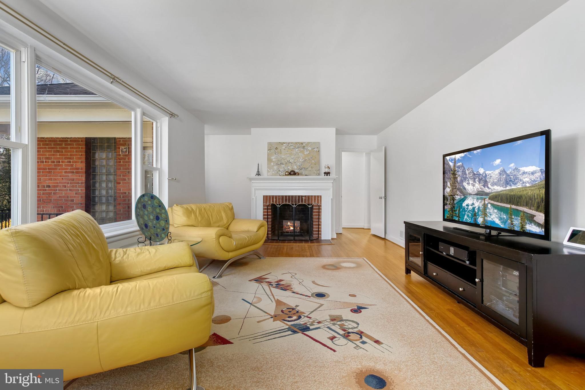 5612 Massachusetts Avenue Bethesda, MD 20816 - Photo 7 of 44