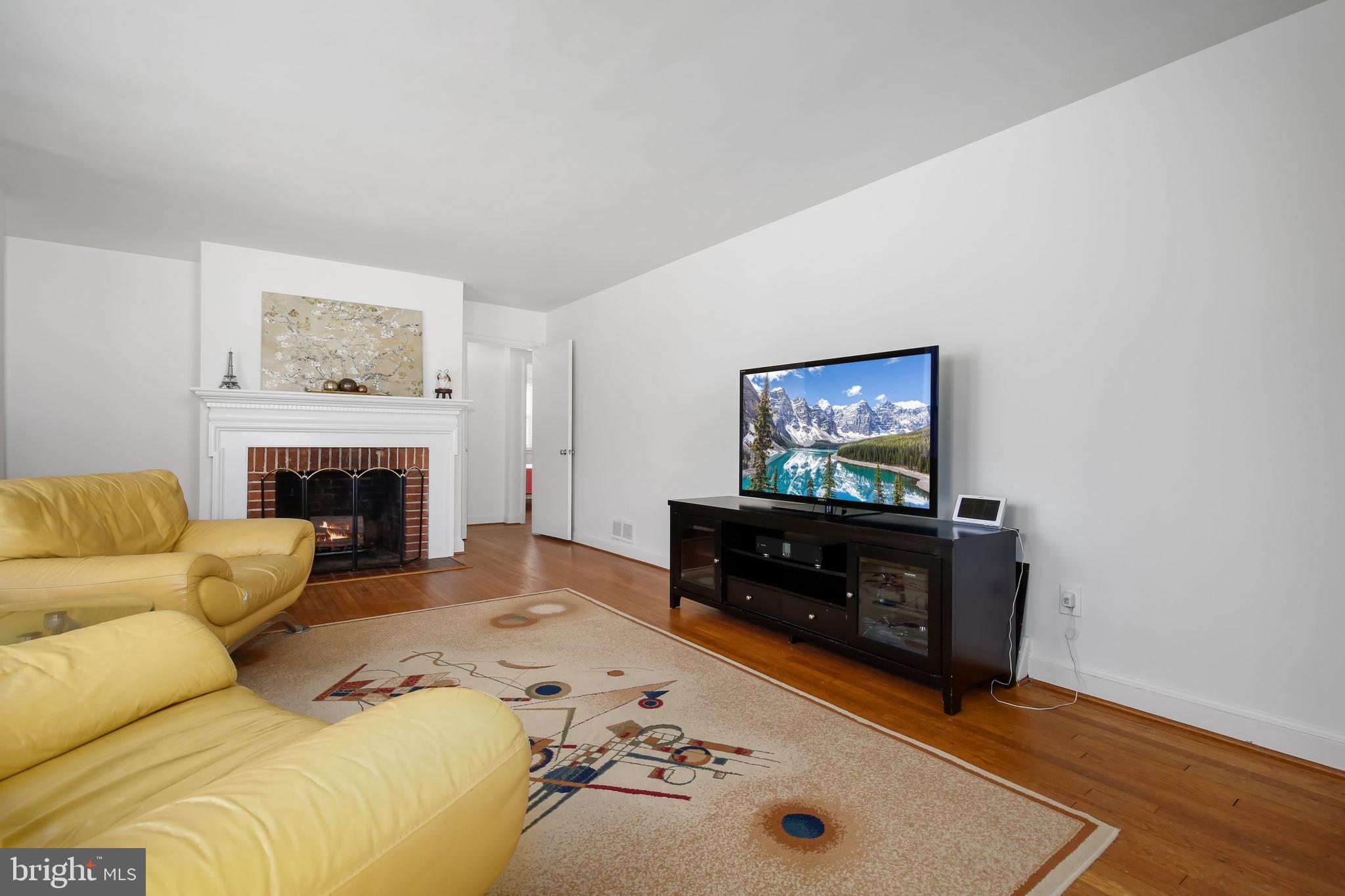 5612 Massachusetts Avenue Bethesda, MD 20816 - Photo 8 of 44