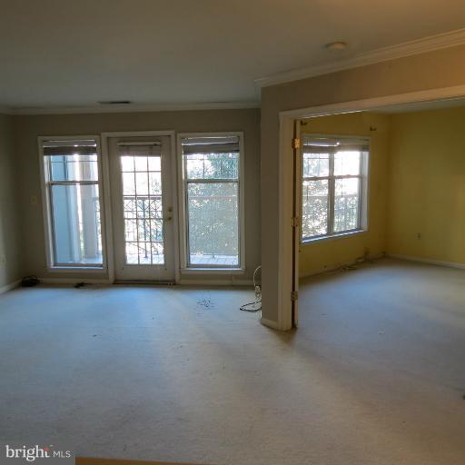 5573 Seminary Road, Unit 316 Falls Church, VA 22041 - Photo 12 of 20 Living Room