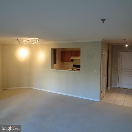 5573 Seminary Road, Unit 316 Falls Church, VA 22041 - Photo 4 of 20 Dining Room