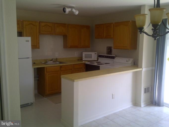 9328 Taney Road Manassas, VA 20110 - Photo 6 of 13 Kitchen