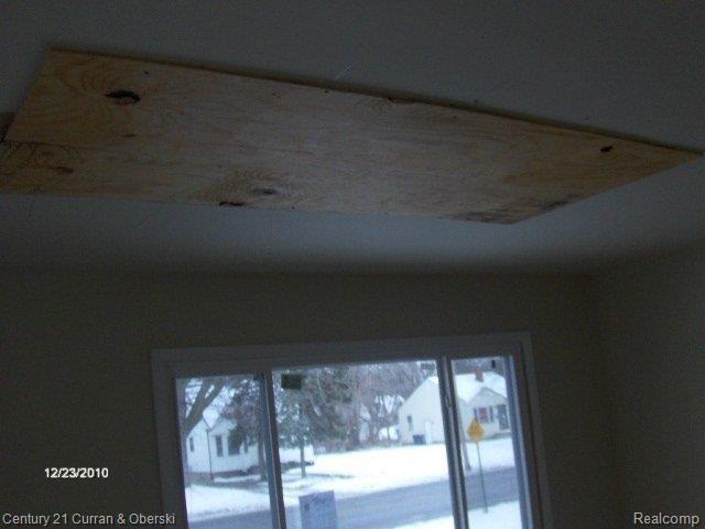 15824 Lahser Road Detroit, MI 48223 - Photo 12 of 21 15824 lasher hud 015
