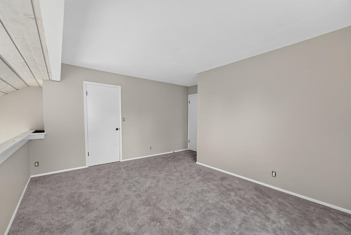 152 Lakefield Court Wind Point, WI 53402 - Photo 19 of 40 2nd bedroom
