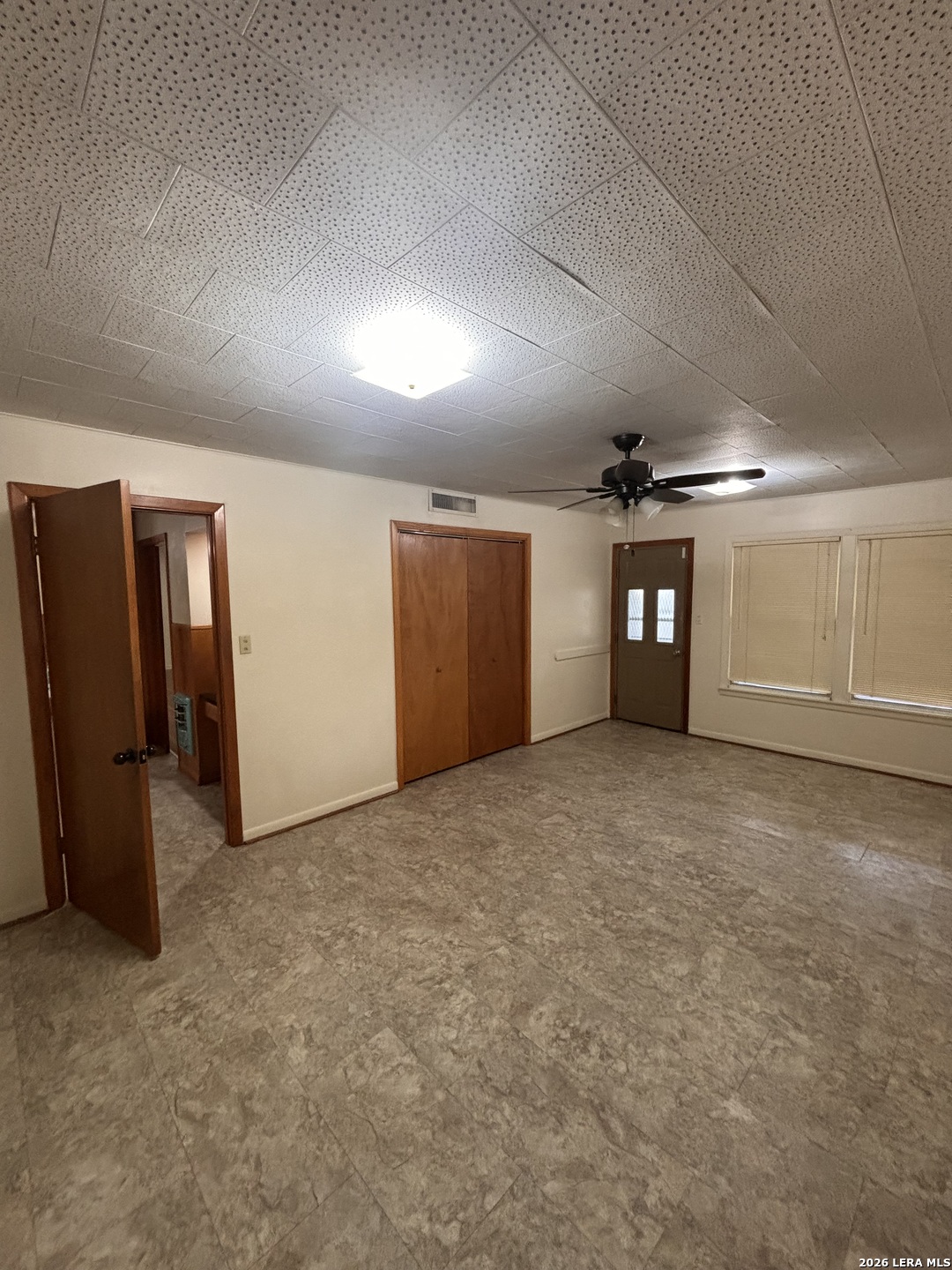 123 West Anglin Street Uvalde, TX 78801 - Photo 6 of 22