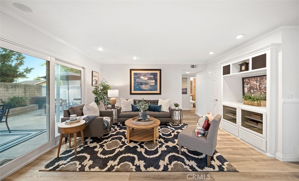 159 Los Alamitos Circle Placentia, CA 92870 - Photo 14 of 48 Great space for entertaining.