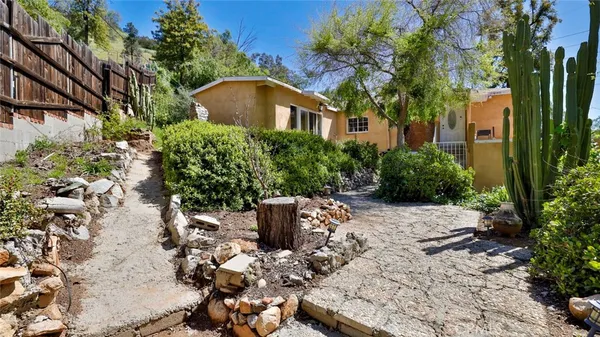 $1,299,900 | 10058 Sunland Boulevard, Sunland, CA 91040