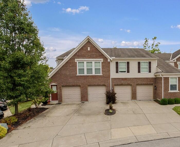 4292 Country Mill Ridge Burlington, KY 41005 - Photo 2 of 22 Garage on far left