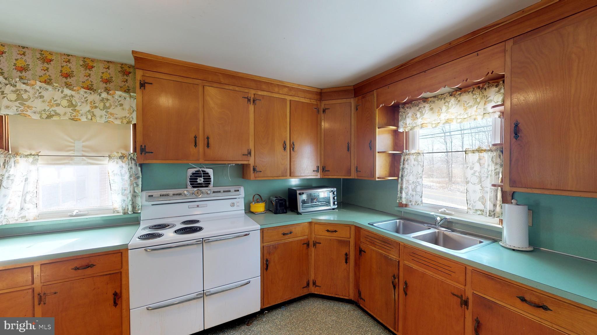 145 Elephant Road Dublin, PA 18917 - Photo 6 of 26 Gallery Image 6