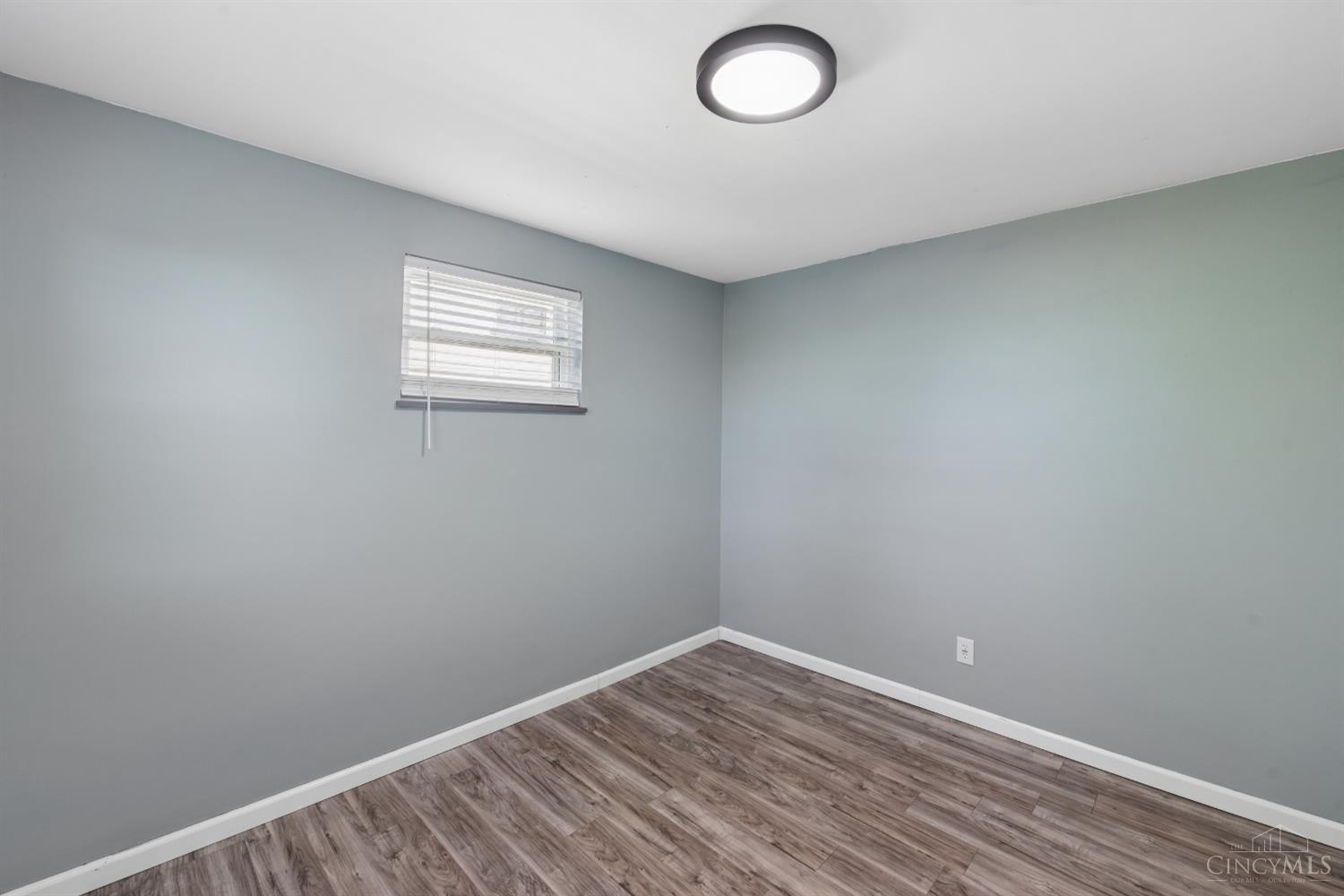 627 Roebling Road Cincinnati, OH 45238 - Photo 18 of 53