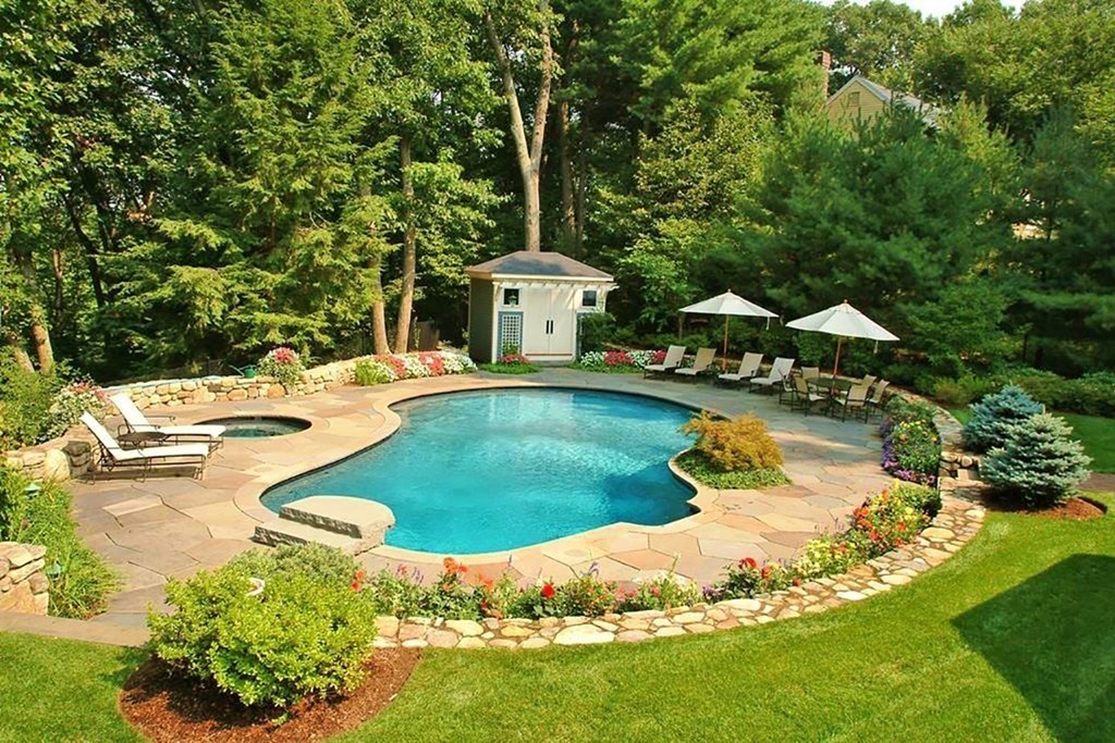 32 Claypit Hill Road Wayland, MA 01778 - Photo 4 of 27 Gallery Image 4