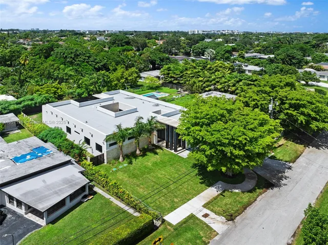 $2,995,000 | 2940 Southwest 63rd Avenue, Miami, FL 33155