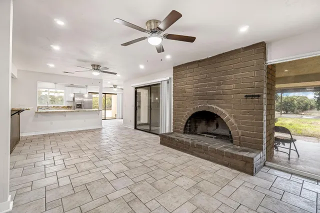 a view of livingroom with washer and dryer