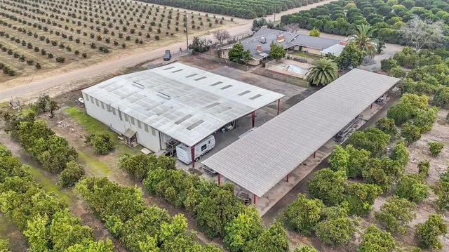 $1,590,000 | 14721 East Tulare Avenue, Sanger, CA 93657