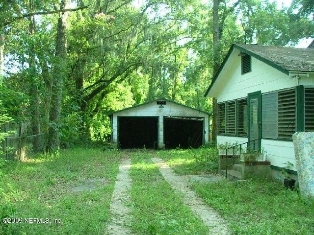 5714 Old Kings Road Jacksonville, FL 32254 - Photo 3 of 14 View of garage