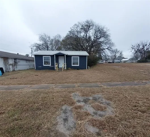 $79,900 | 403 East Sears Street, Denison, TX 75021