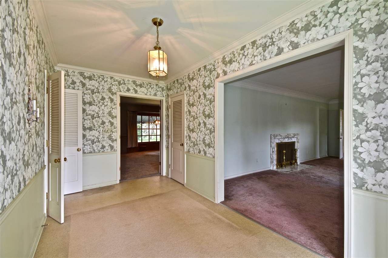 71 Fairford Road Grosse Pointe, MI 48236 - Photo 5 of 29 50020575-4.JPG