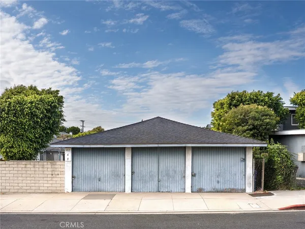 $2,595,000 | 1417 Manhattan Avenue, Manhattan Beach, CA 90266