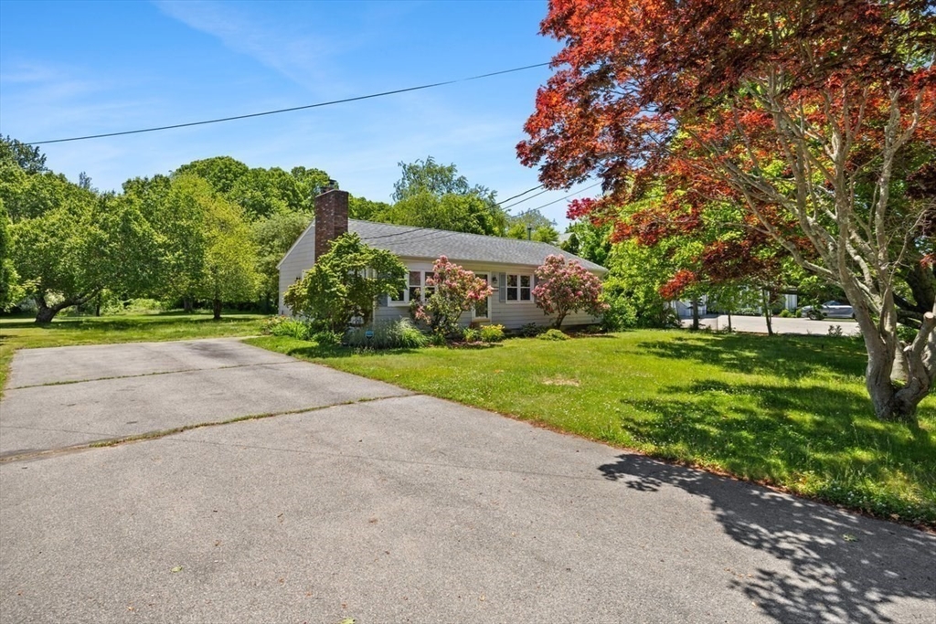 110 Bushee Road Swansea, MA 02777 - Photo 3 of 28