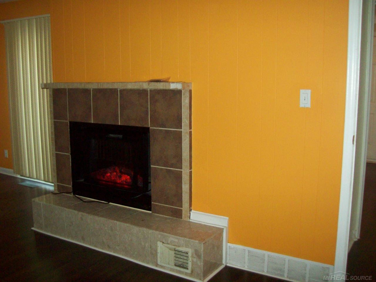 14817 East 10 Mile Road Warren, MI 48089 - Photo 10 of 27 31361424-9.JPG