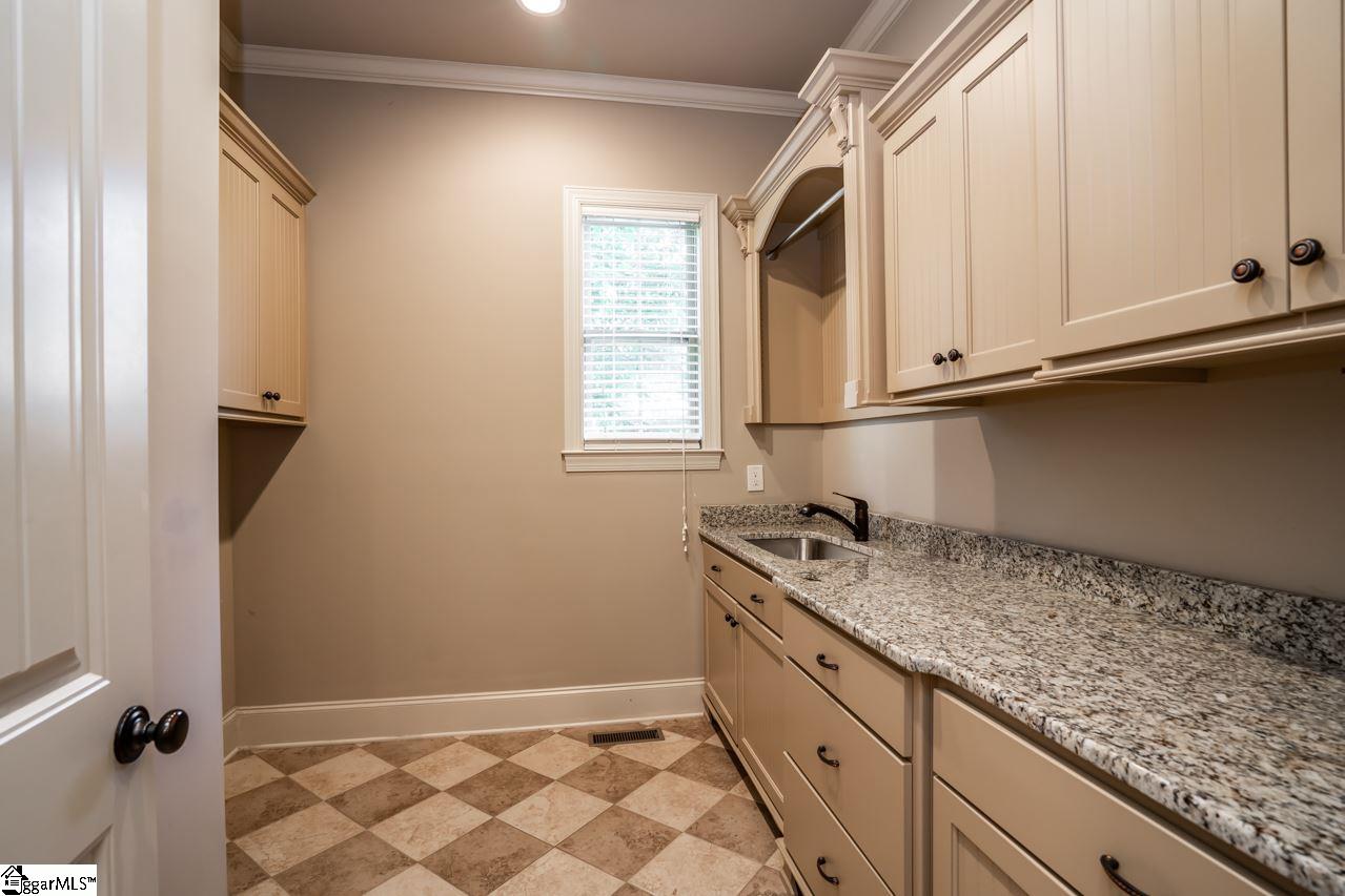 111 Beacon Hill Road Duncan, SC 29334 - Photo 17 of 35