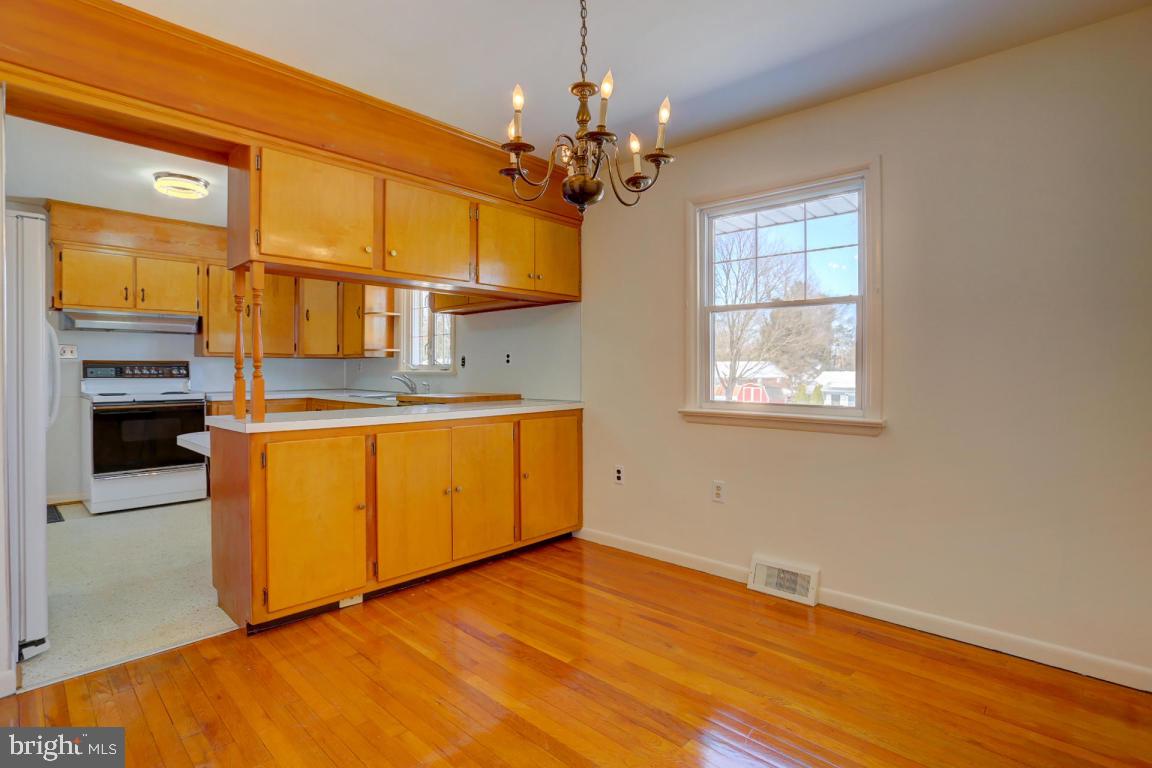 1553 Zarker Road Lancaster, PA 17601 - Photo 8 of 21