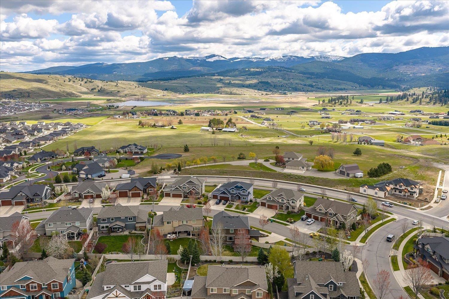 18020 East Daystar Road Spokane Valley, WA 99016 - Photo 4 of 48