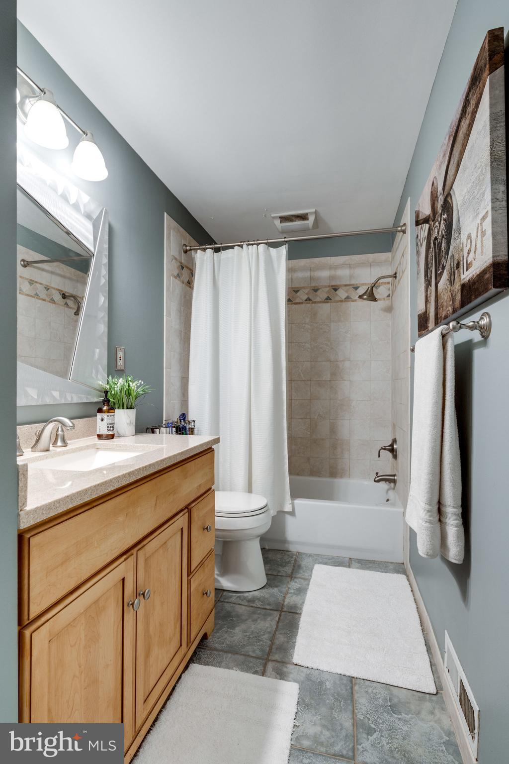 6219 Tyner Street Springfield, VA 22152 - Photo 26 of 53 Upper Level Hallway Bathroom