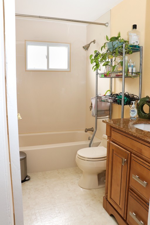 28 Southern Road Springfield, MA 01129 - Photo 8 of 14 Gallery Image 8