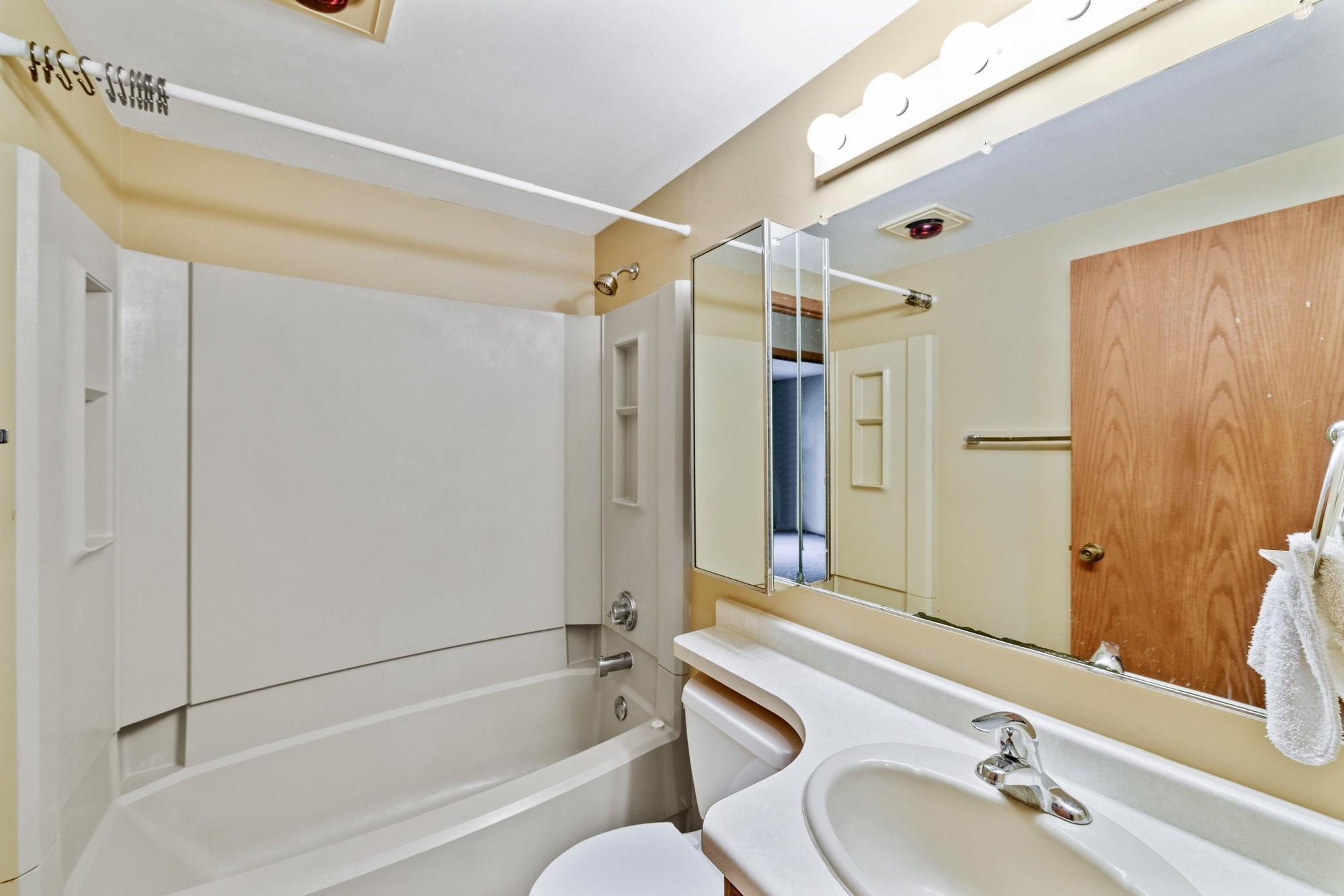 755 Sandhill Point Road, Unit BB Hudson, WI 54016 - Photo 11 of 14 Gallery Image 11