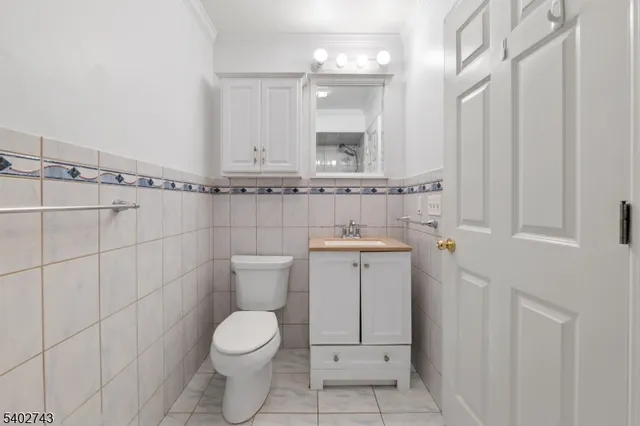 $2,600 | 1020 Laura Street, Unit 2, Elizabeth, NJ 07201