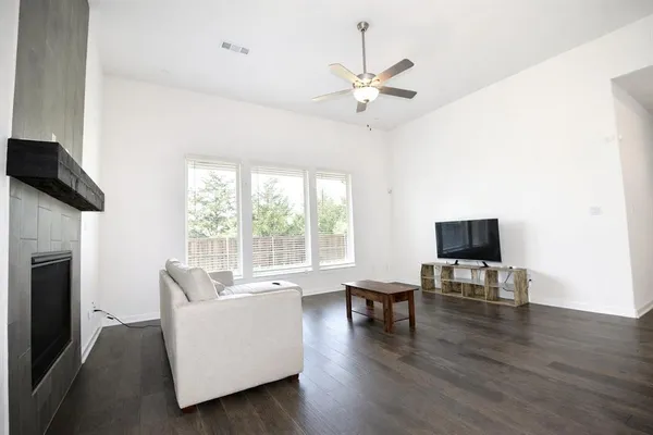 $3,100 | 1819 Navarre Way, Rockwall, TX 75032