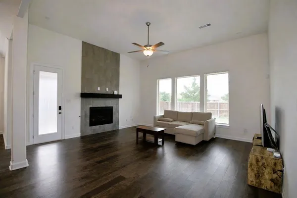 $3,100 | 1819 Navarre Way, Rockwall, TX 75032