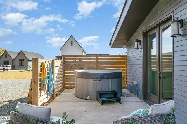 a view of yard with trees