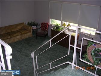 732 Suffolk Road Jenkintown, PA 19046 - Photo 4 of 12 Living Room