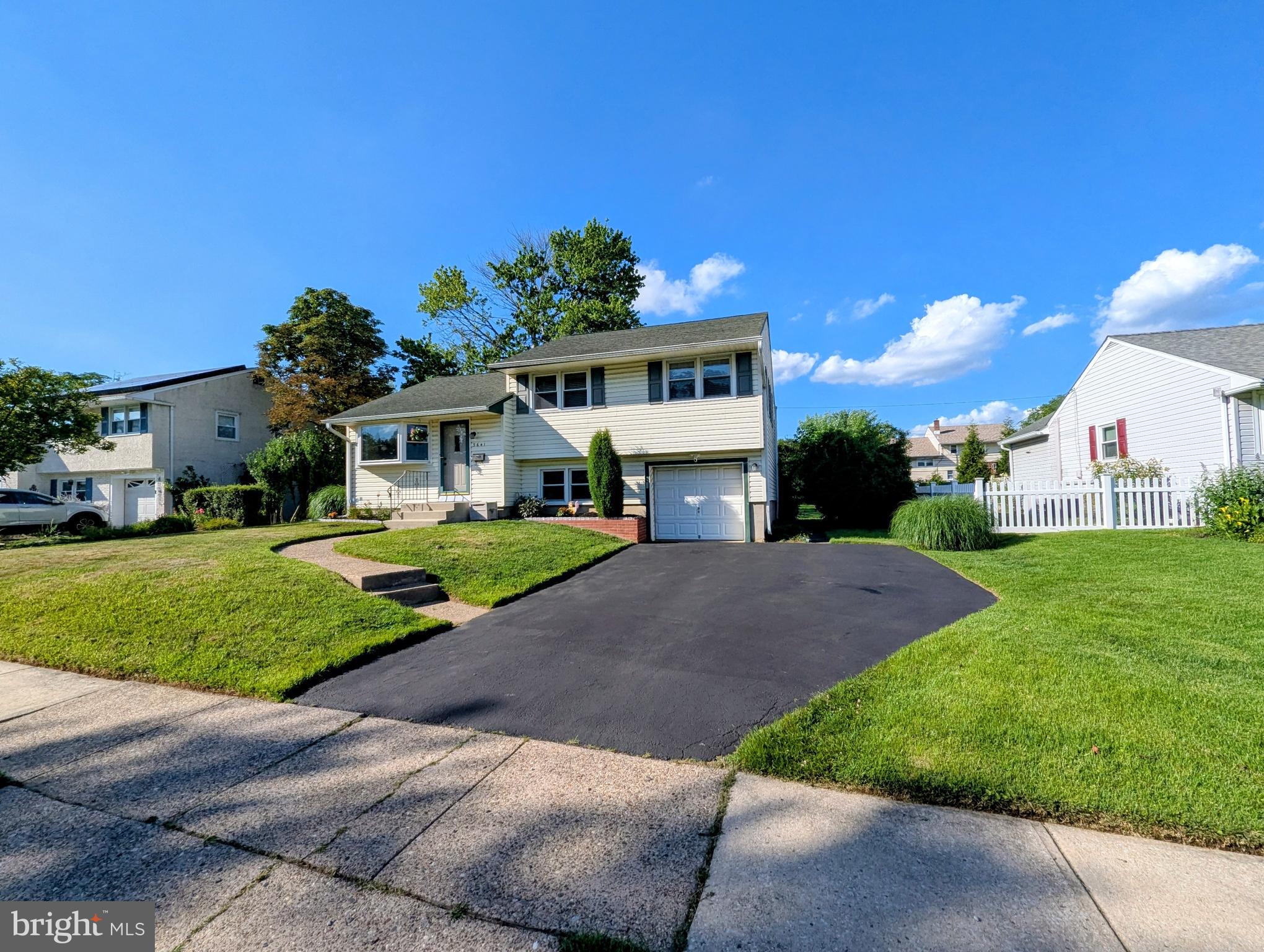 3641 Deepwater Lane Brookhaven, PA 19015 - Photo 2 of 37 Doublewide driveway