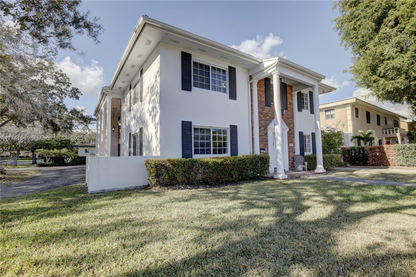 4995 Ponce De Leon Coral Gables, FL 33146 - Photo 3 of 92