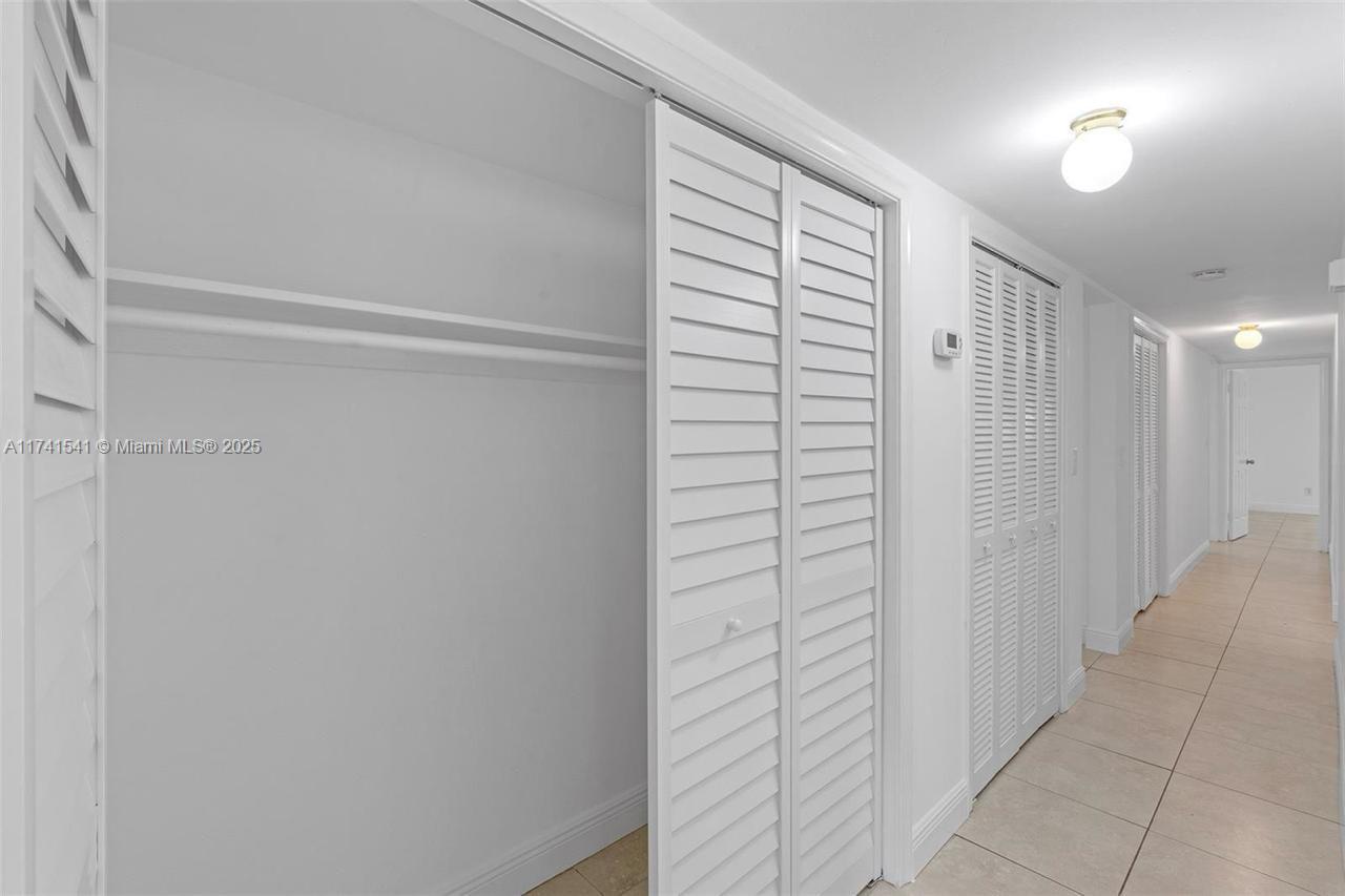 4995 Ponce De Leon Coral Gables, FL 33146 - Photo 41 of 92