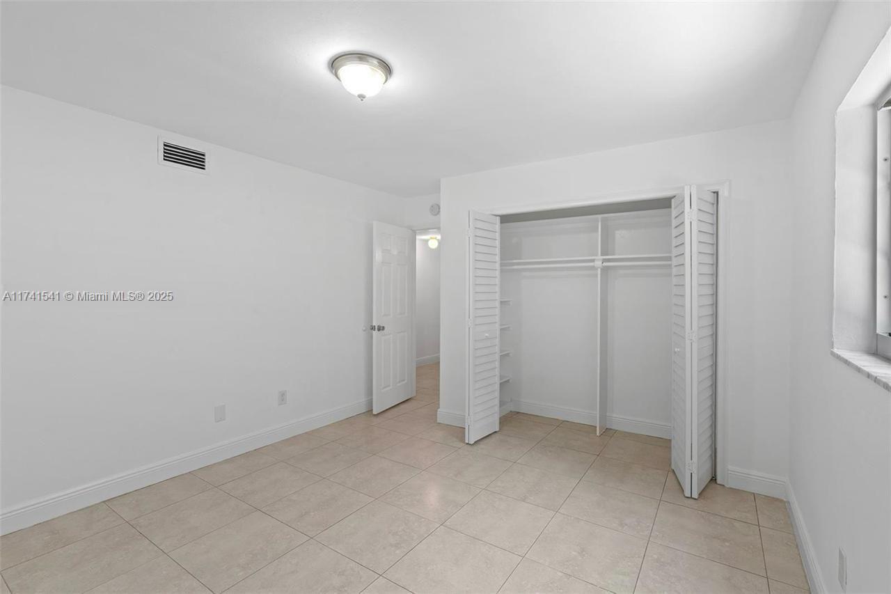 4995 Ponce De Leon Coral Gables, FL 33146 - Photo 42 of 92